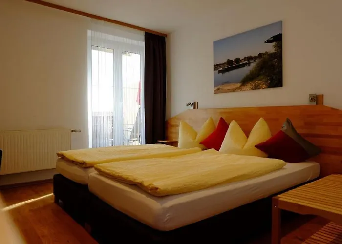 Zum Donauufer Locanda *